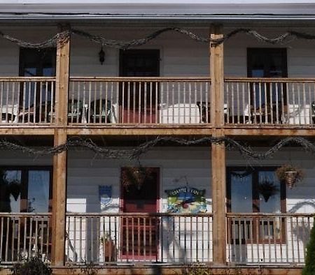 Gite Au Vieux Pommier Tadoussac Εξωτερικό φωτογραφία