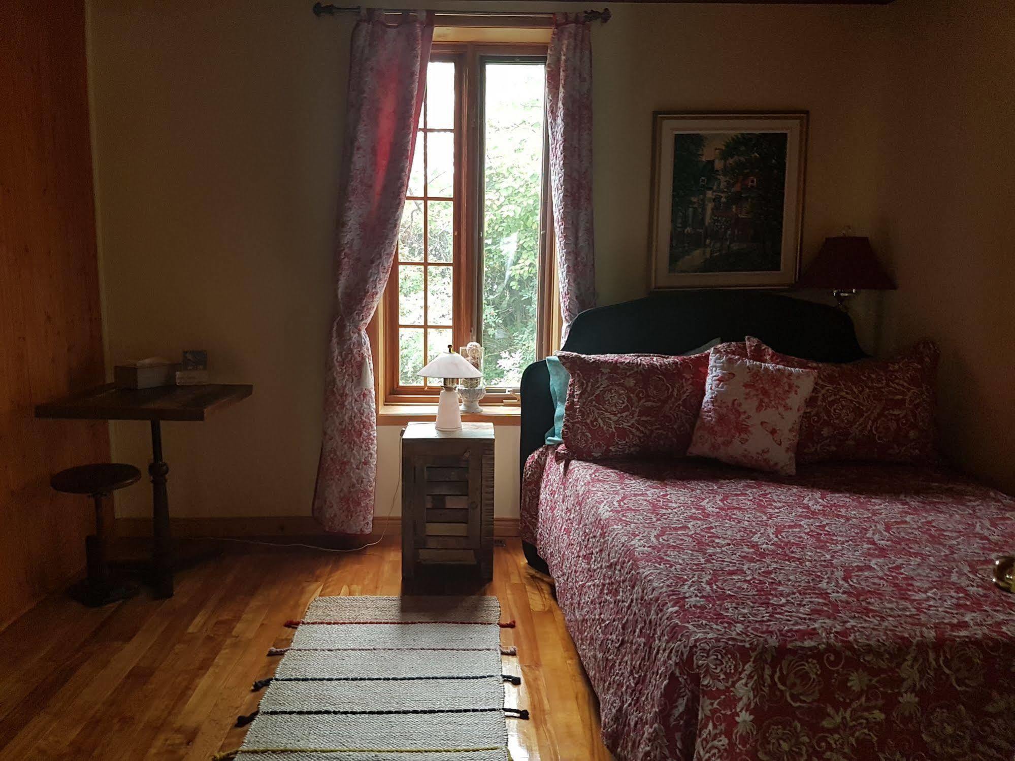 Gite Au Vieux Pommier Tadoussac Εξωτερικό φωτογραφία
